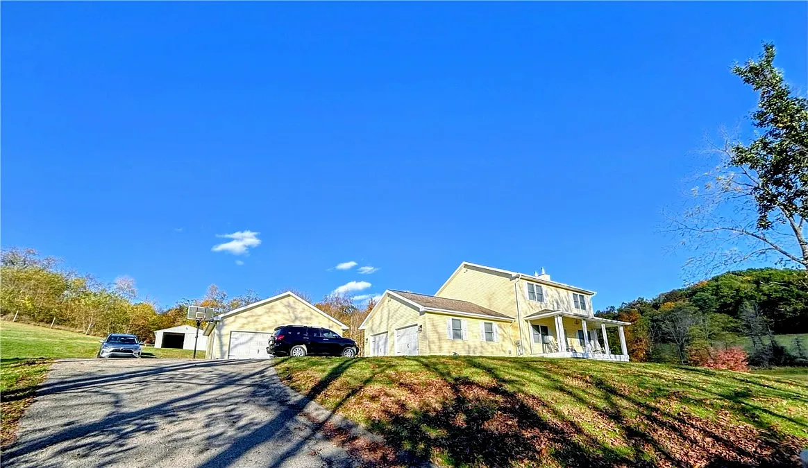241 Lyons Rd photo 1