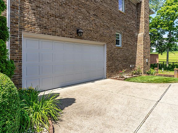 4th image of 4129 Amberwood Ct