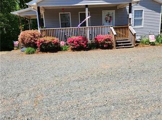 2095 Piney Mountain Rd, Walnut Cove, NC 27052