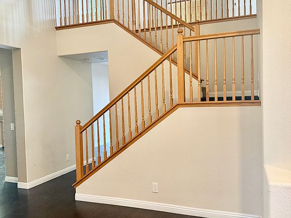 4th image of 5432 Bullpen Dr