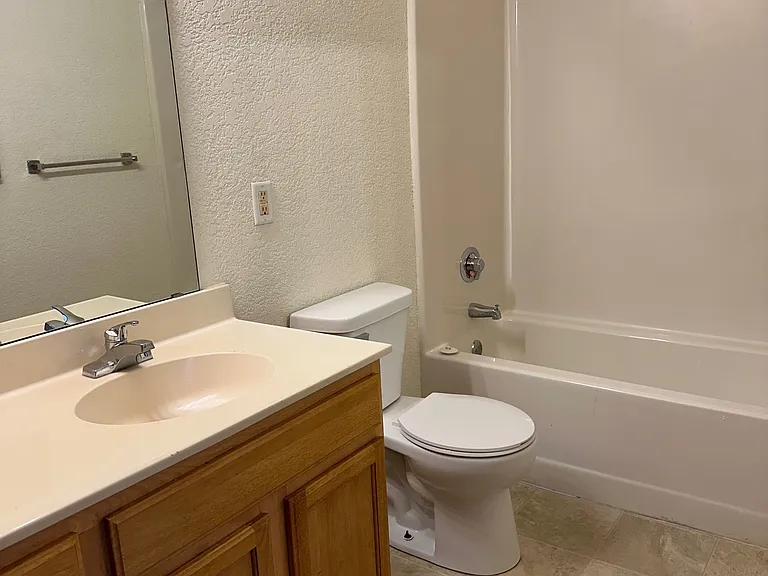 Selby Grotto Apartments — Photo 6