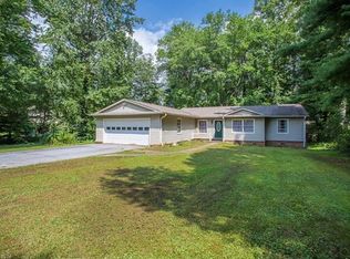 134 Underhill Rd, Hendersonville, NC 28792