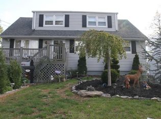 21 Falmouth Rd, Iselin, NJ 08830