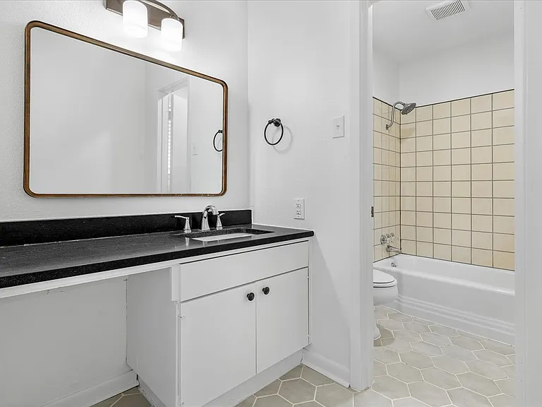 2809 Olympia Dr — Photo 5