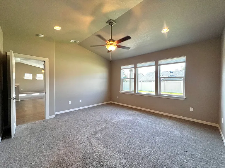 6112 Cottonwood Loop — Photo 17
