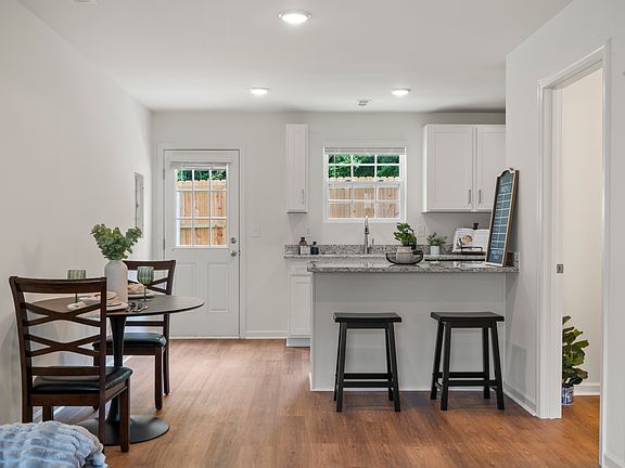 5th image of 404 Beech St #1