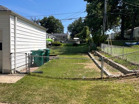 3rd image of 10346 Ewell Dr