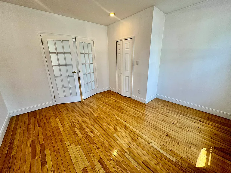 352 W 46th St #5C — Photo 7