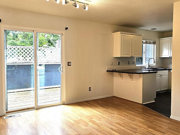 4th image of 6709 NE 55th St