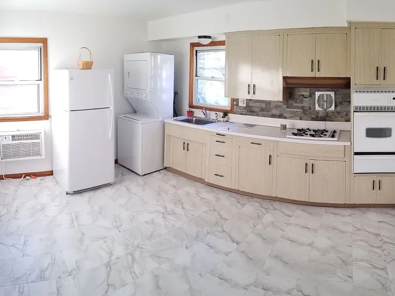 15 Bernice Pl #2 — Photo 4