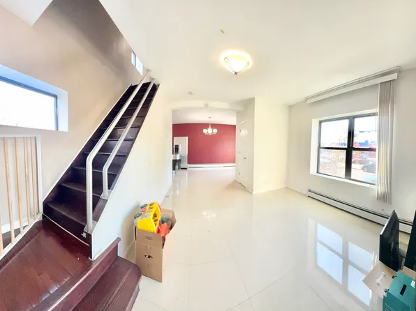 2071 Haring Street image 3 of 25