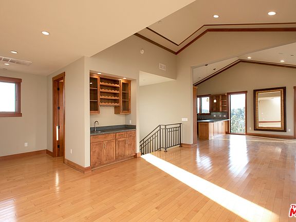 3rd image of 4213 N Scandia Way