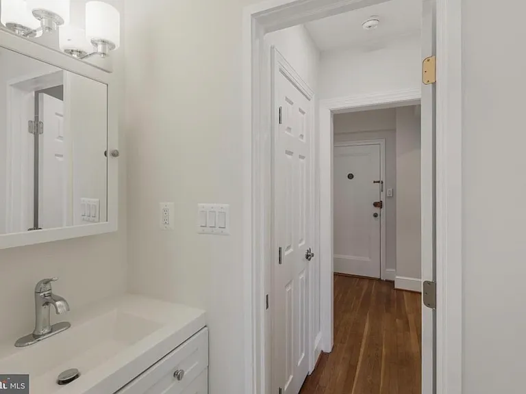 3051 Idaho Ave NW #204 — Photo 16