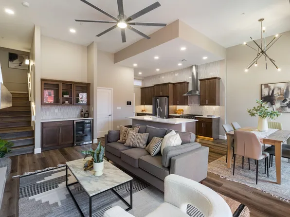 End Down Unit - Modern Brown Plan, Zocalo