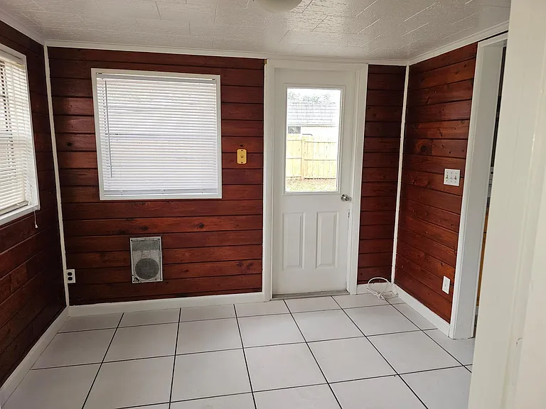 2922 Shore Dr — Photo 18