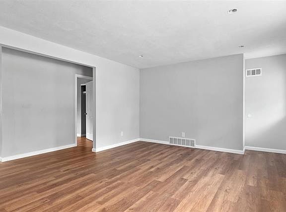 3rd image of 2643 Farber Dr