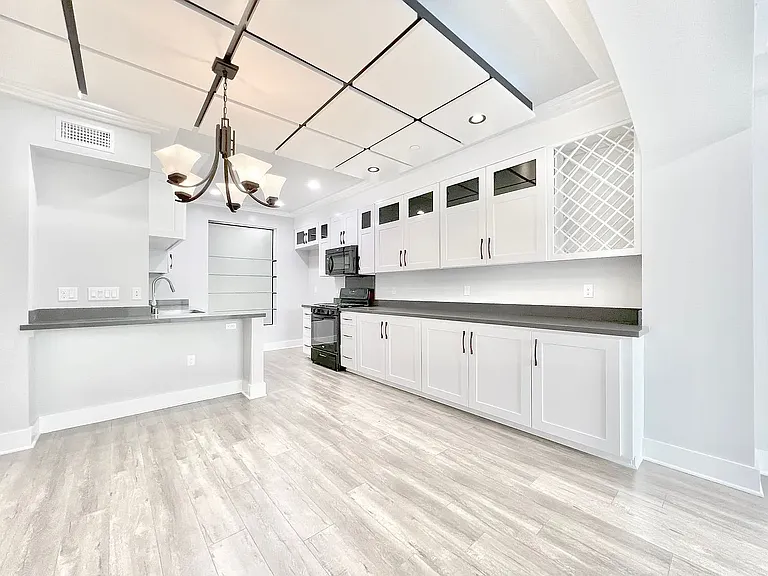 10270 Almayo Ave — Photo 10