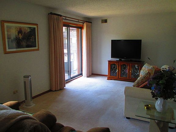 2nd image of 103 Caterpillar Dr APT 2D