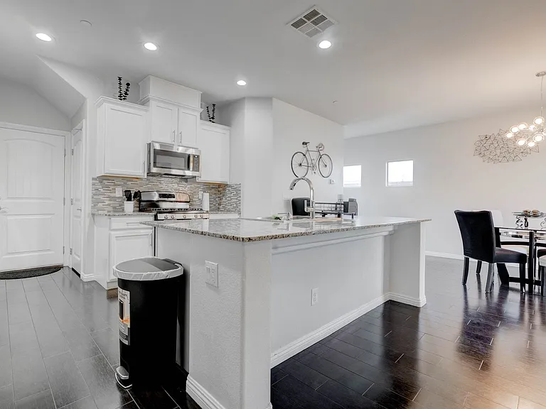 48 Jasmine Point St — Photo 12