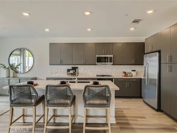 2761 Lake Mendoza St, Rialto, CA 92377