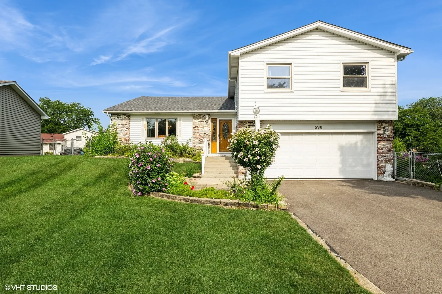 536 Eagle View Dr photo 1