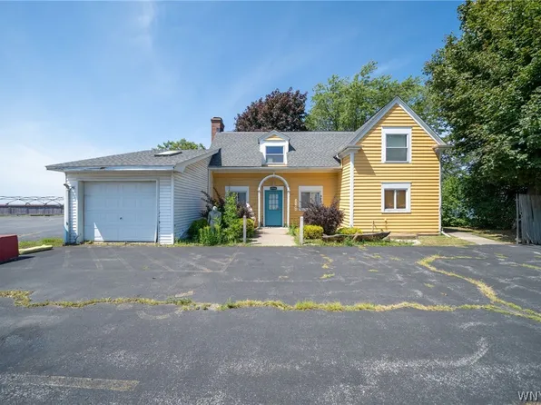 4904 Lake Shore Rd, Hamburg, NY 14075