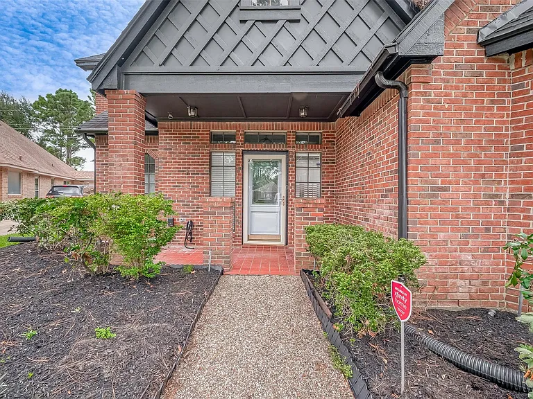 22114 Rockchester Dr — Photo 7