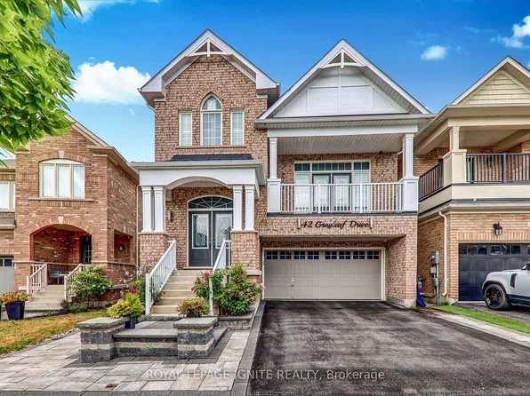 42 Grayleaf Dr, Whitchurch Stouffville, ON L4A 1S8