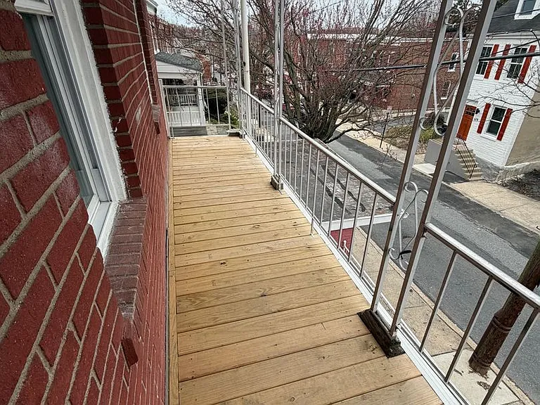 121 Laurel St — Photo 17