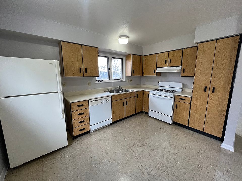 1st image of 616 Autumn Fields Ln
