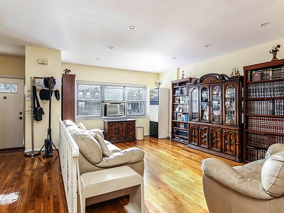 3rd image of 10571 Avenue K