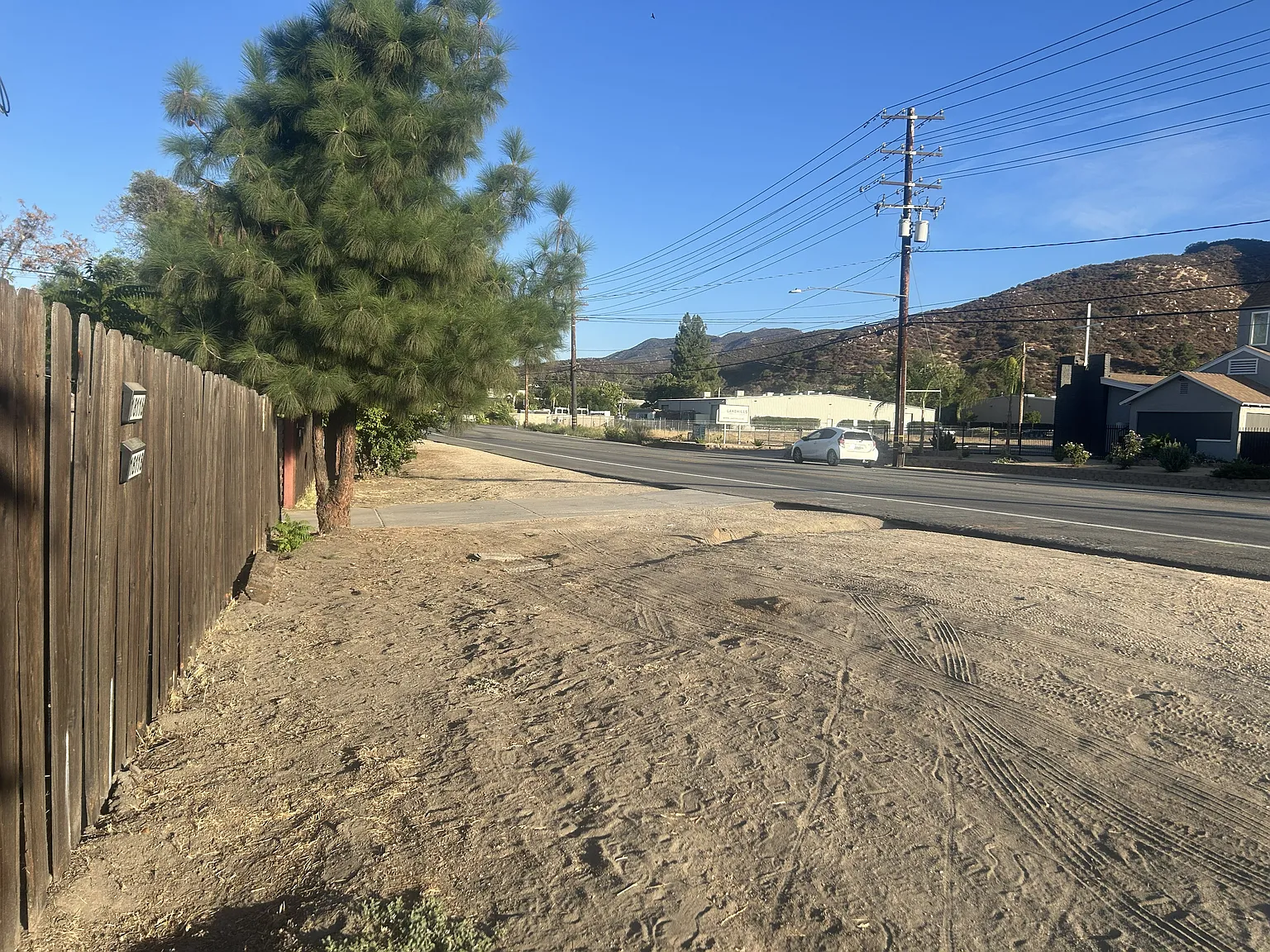 3 bed, 1000 sqft, $2,300 — Photo 4