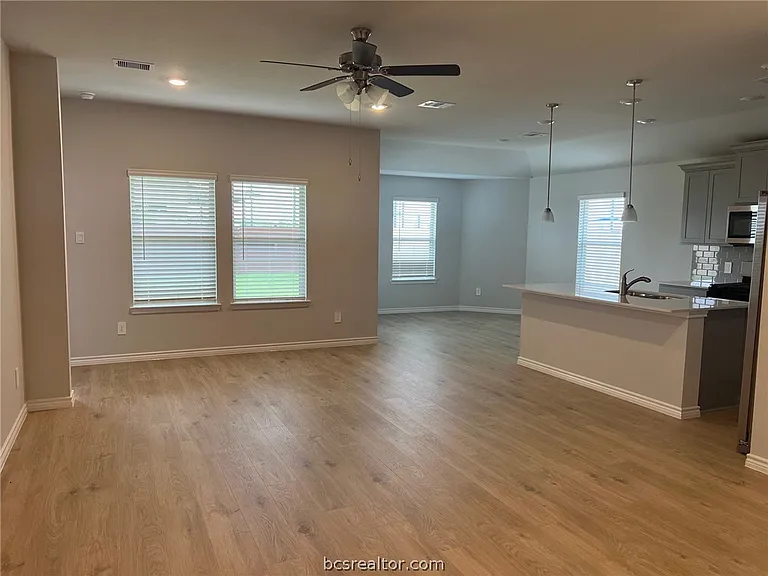 1135 Canton Dr — Photo 3