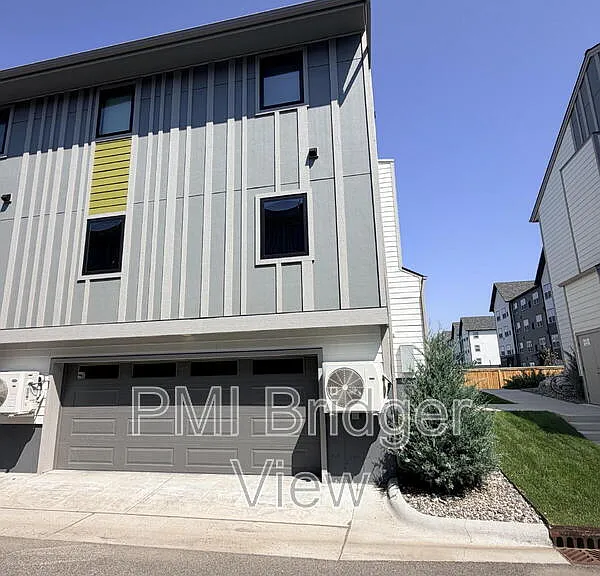 315 W Peach St #1 — Photo 4