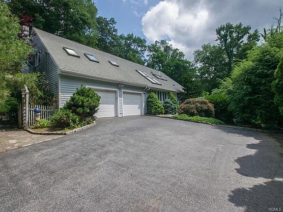 2nd image of 3154 Douglas Dr
