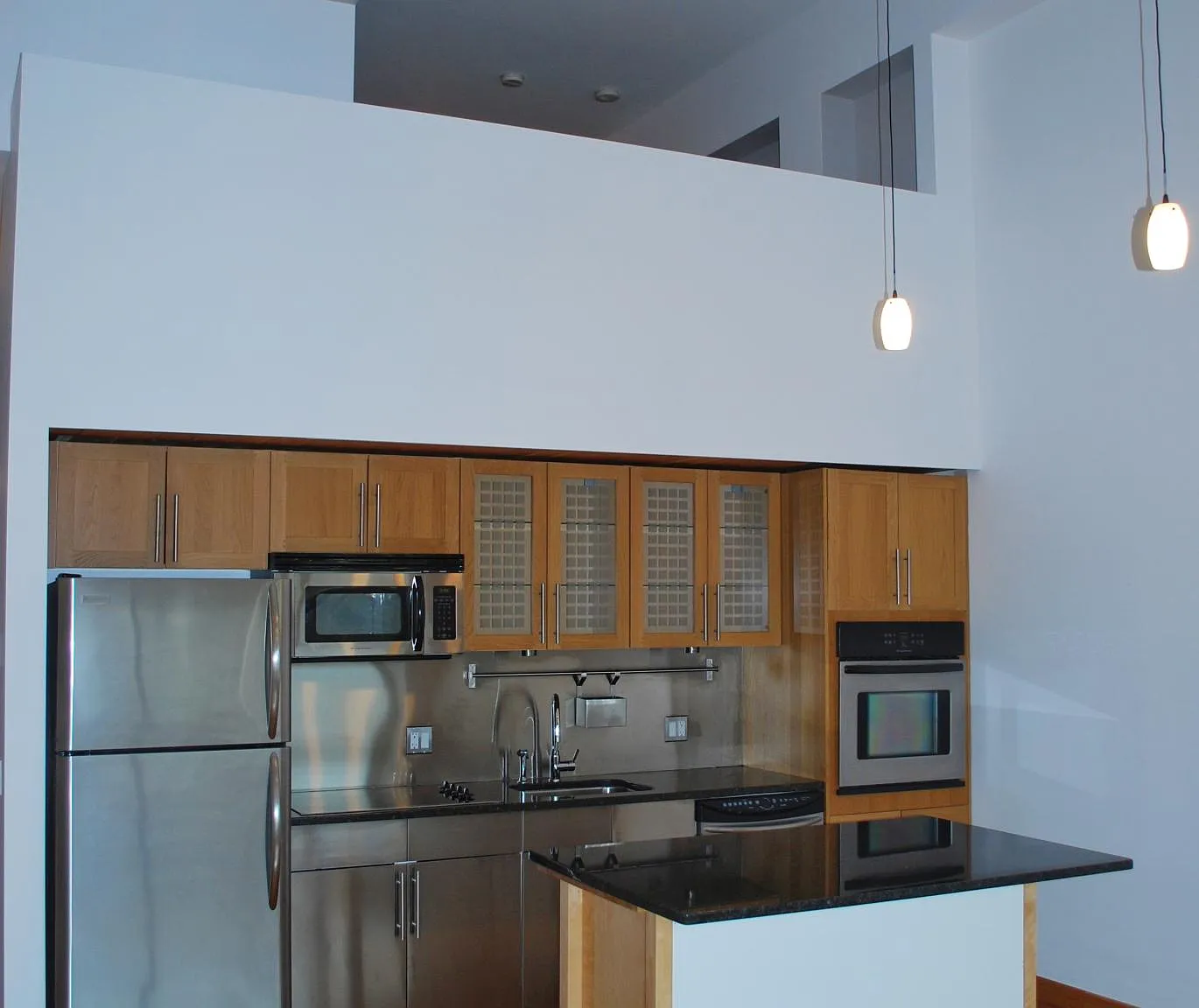 1 bed, 857 sqft, $3,000 — Photo 3