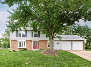 15430 Country Ridge Dr, Chesterfield, MO 63017