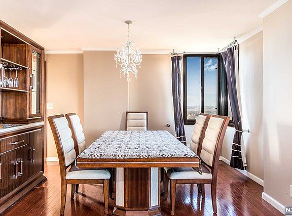 4th image of 1265 15th St APT 10A