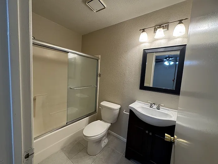 311 W Pontiac Dr — Photo 10