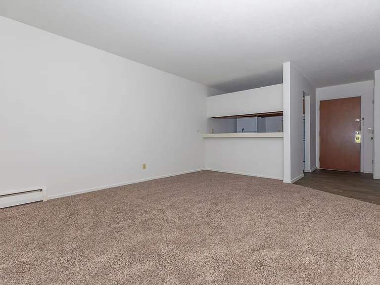 Holiday Acres Apartments — Photo 28