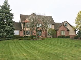 1031 Valley View Dr, Clarkston, MI 48348