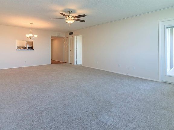 4th image of 7645 Sun Island Dr S APT 402