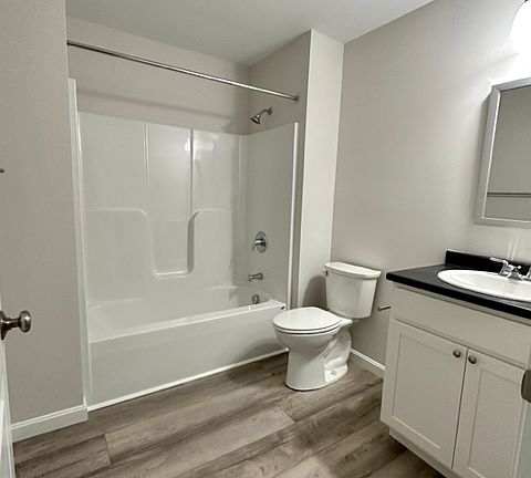 4th image of 10 Maxton Dr #6