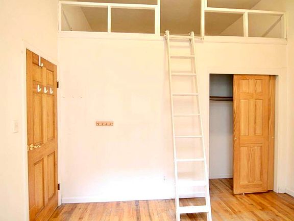 5th image of 312 W 73rd St APT 1C