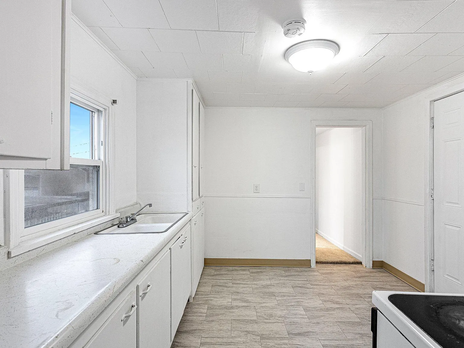 2 bed, 700 sqft, $1,695 — Photo 4