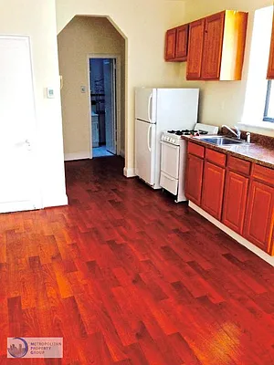 Rented by Metropolitan Property Group | media 18