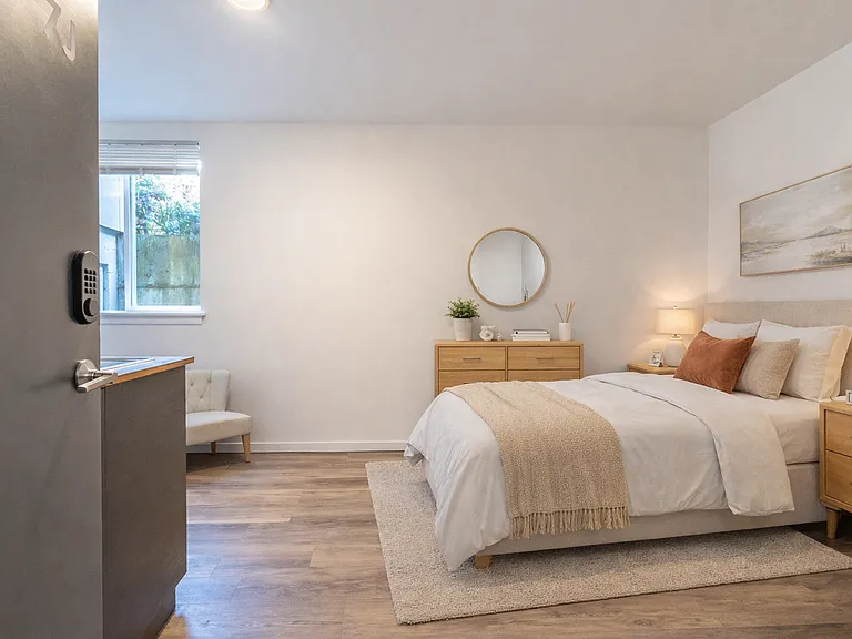 OneOne6 Apartments — Photo 15