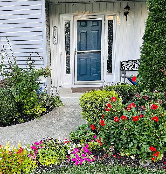 1st image of 10 Scotto Pl