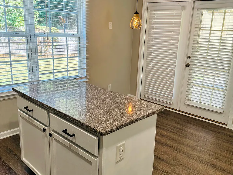 208 Oak Grove Way — Photo 32