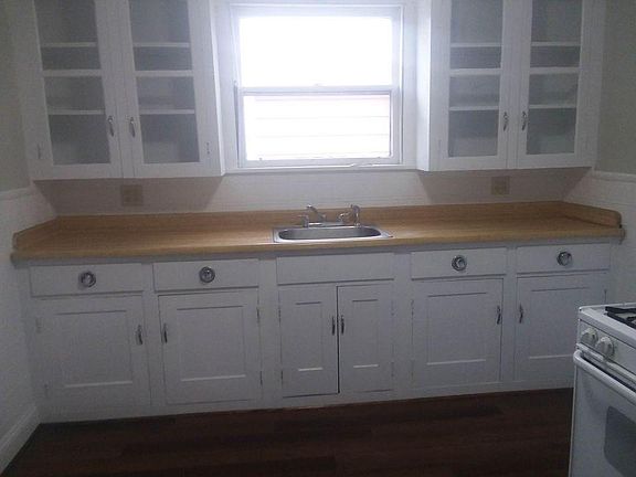 2nd image of 117 Enola Ave Floor 2